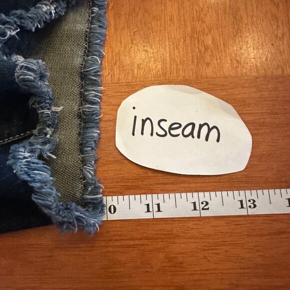 Torrid Denim Distressed Bermuda Shorts Size 12 Frayed Hem Medium Wash Stretch - Picture 5 of 6